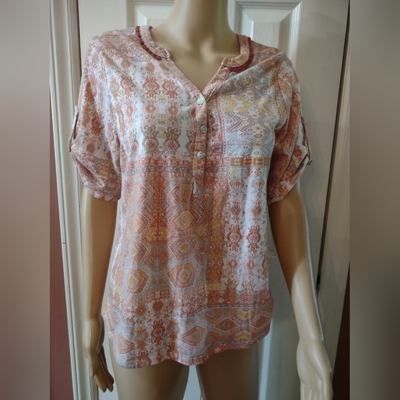 inner circle Tops - Inner circle women's size small button sleeve